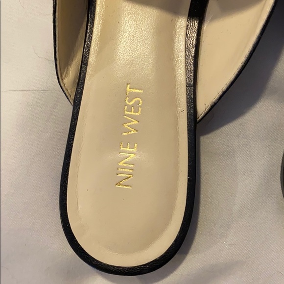 Navy and black flats - Picture 3 of 4